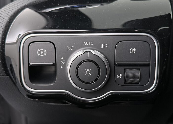 Mercedes-Benz A-Klasse 180 Business Solution AMG