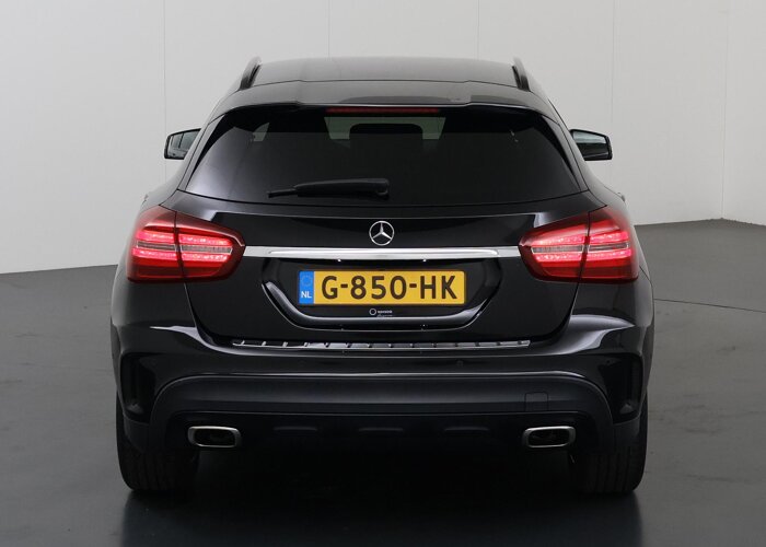 Mercedes-Benz GLA 180 Business Solution AMG Limited
