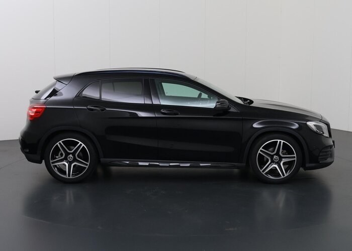 Mercedes-Benz GLA 180 Business Solution AMG Limited