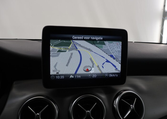 Mercedes-Benz GLA 180 Business Solution AMG Limited