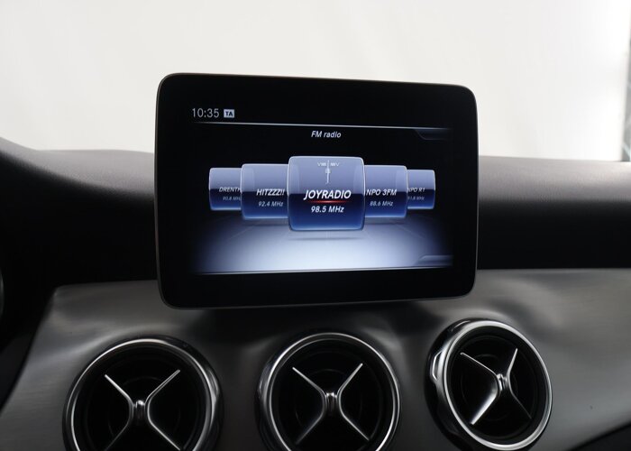 Mercedes-Benz GLA 180 Business Solution AMG Limited