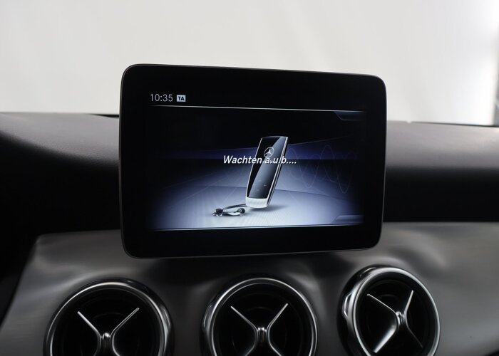 Mercedes-Benz GLA 180 Business Solution AMG Limited