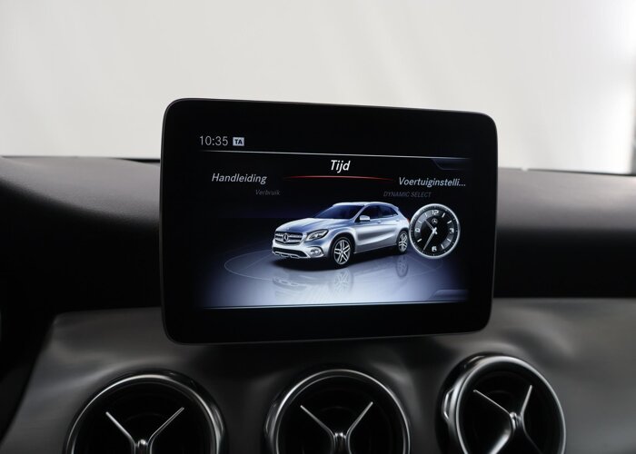Mercedes-Benz GLA 180 Business Solution AMG Limited