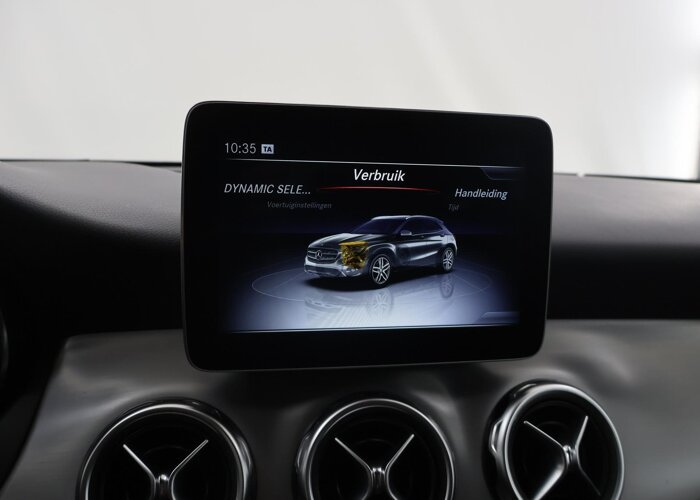 Mercedes-Benz GLA 180 Business Solution AMG Limited