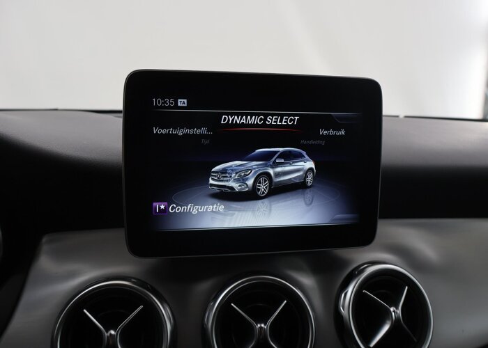 Mercedes-Benz GLA 180 Business Solution AMG Limited