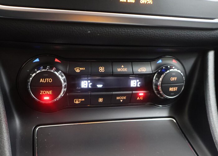 Mercedes-Benz GLA 180 Business Solution AMG Limited