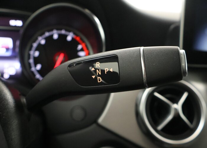 Mercedes-Benz GLA 180 Business Solution AMG Limited