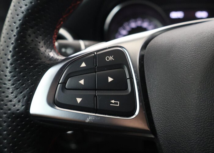 Mercedes-Benz GLA 180 Business Solution AMG Limited