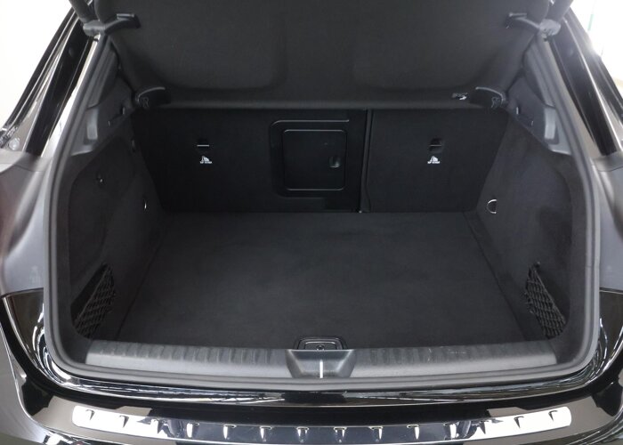 Mercedes-Benz GLA 180 Business Solution AMG Limited