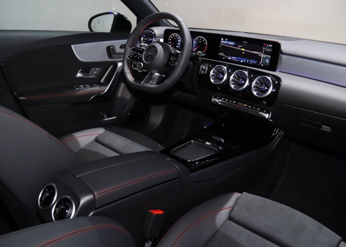 Mercedes-Benz A-Klasse 180 Business Solution AMG
