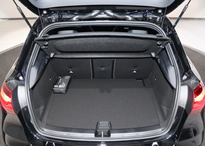 Mercedes-Benz A-Klasse 180 Business Solution AMG