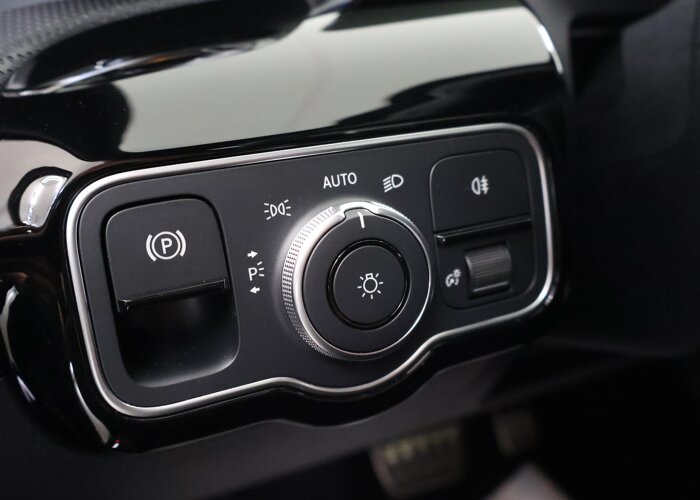 Mercedes-Benz A-Klasse 180 Business Solution AMG