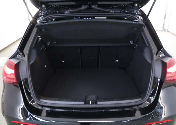 Mercedes-Benz A-Klasse 180 Business Solution AMG