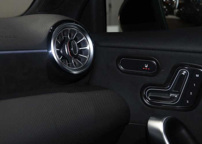Mercedes-Benz A-Klasse 180 Business Solution AMG