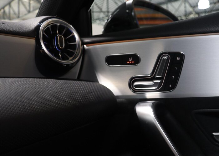 Mercedes-Benz A-Klasse 180 Business Solution AMG