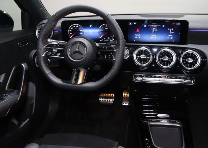 Mercedes-Benz A-Klasse 180 Business Solution AMG