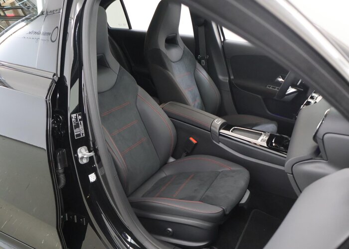 Mercedes-Benz A-Klasse 180 Business Solution AMG