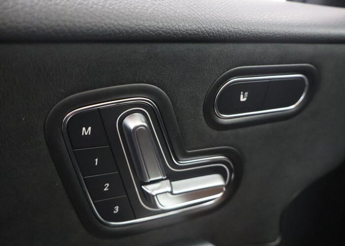 Mercedes-Benz A-Klasse 180 Business Solution AMG