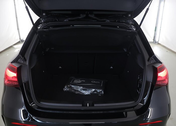 Mercedes-Benz A-Klasse 180 Business Solution AMG