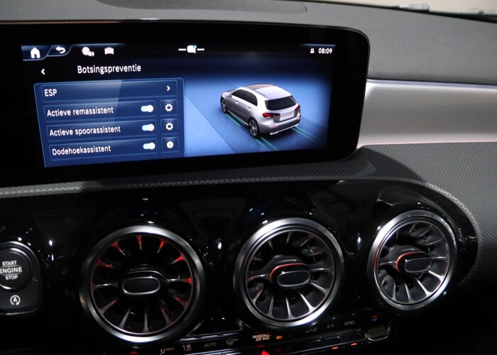Mercedes-Benz A-Klasse 180 Business Solution AMG