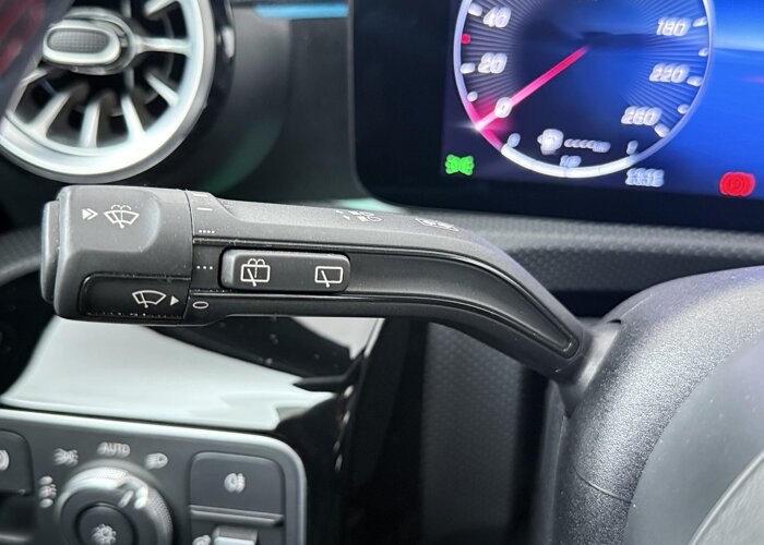 Mercedes-Benz A-Klasse 180 Business Solution AMG