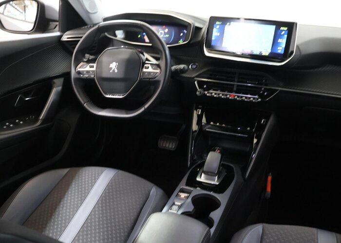 Peugeot e-2008 EV Allure 50 kWh