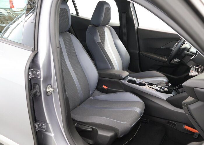 Peugeot e-2008 EV Allure 50 kWh