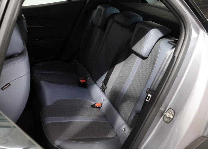 Peugeot e-2008 EV Allure 50 kWh