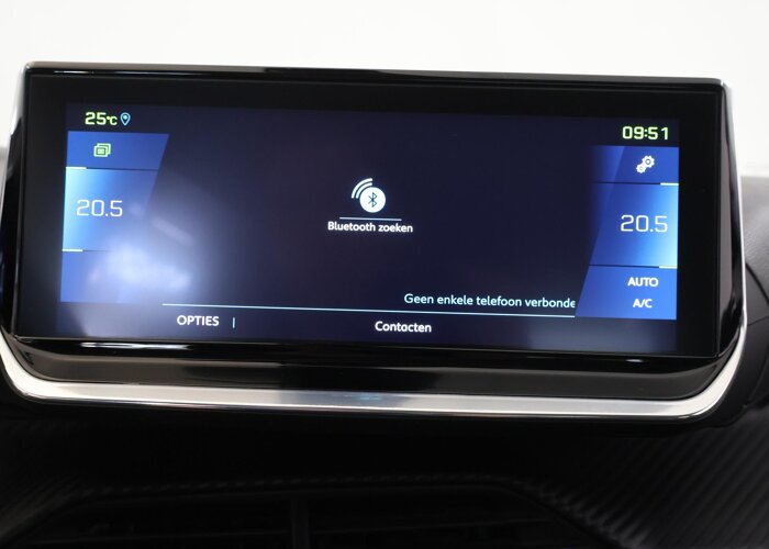Peugeot e-2008 EV Allure 50 kWh