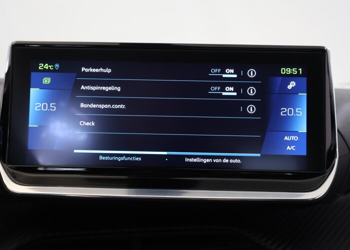 Peugeot e-2008 EV Allure 50 kWh