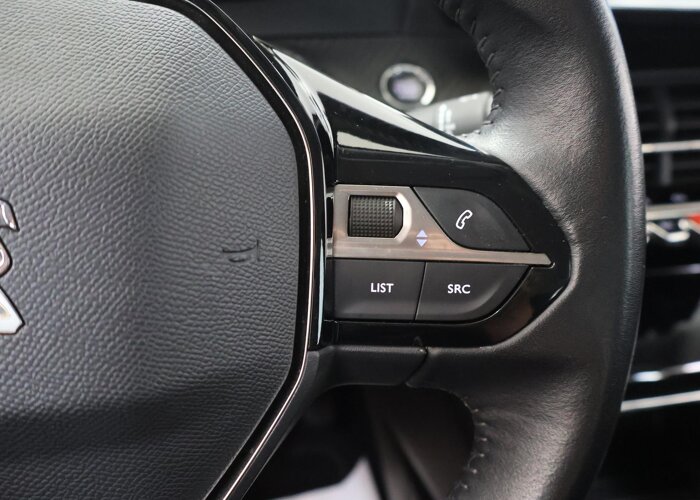 Peugeot e-2008 EV Allure 50 kWh