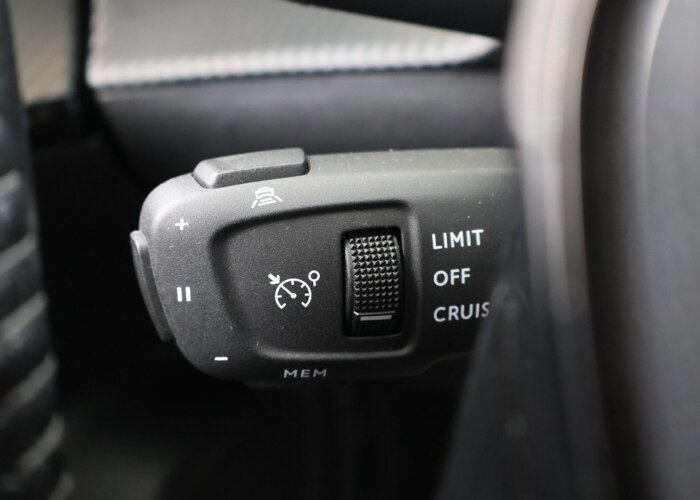 Peugeot e-2008 EV Allure 50 kWh