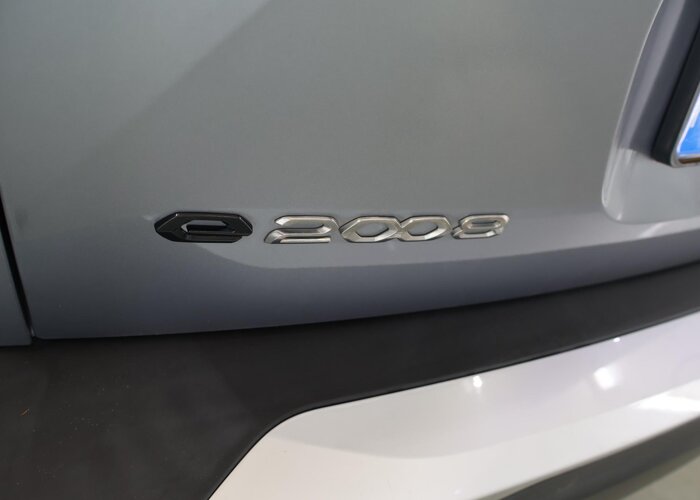 Peugeot e-2008 EV Allure 50 kWh