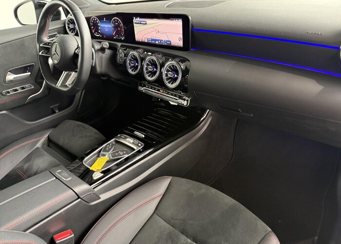Mercedes-Benz A-Klasse 180 Star Edition AMG Line