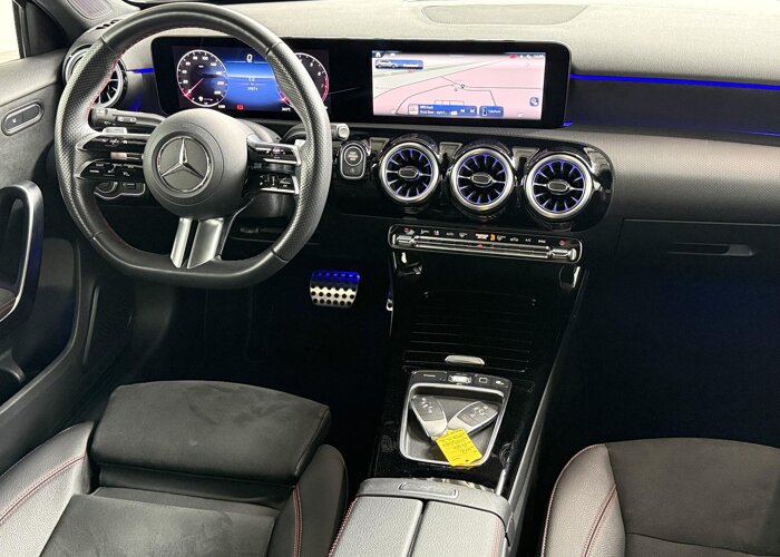 Mercedes-Benz A-Klasse 180 Star Edition AMG Line