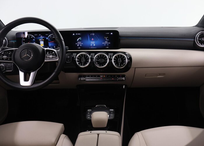 Mercedes-Benz CLA-Klasse Shooting Brake 180 Luxury Line