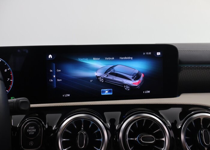Mercedes-Benz CLA-Klasse Shooting Brake 180 Luxury Line