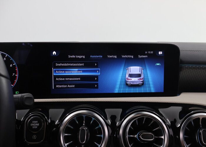 Mercedes-Benz CLA-Klasse Shooting Brake 180 Luxury Line