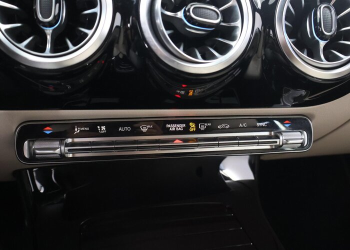 Mercedes-Benz CLA-Klasse Shooting Brake 180 Luxury Line