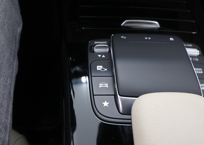 Mercedes-Benz CLA-Klasse Shooting Brake 180 Luxury Line