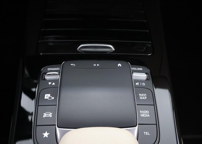 Mercedes-Benz CLA-Klasse Shooting Brake 180 Luxury Line