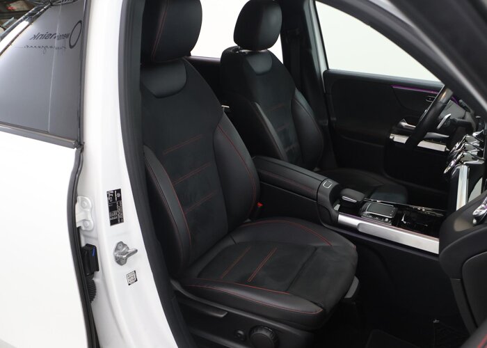 Mercedes-Benz GLB 200 Business Solution AMG