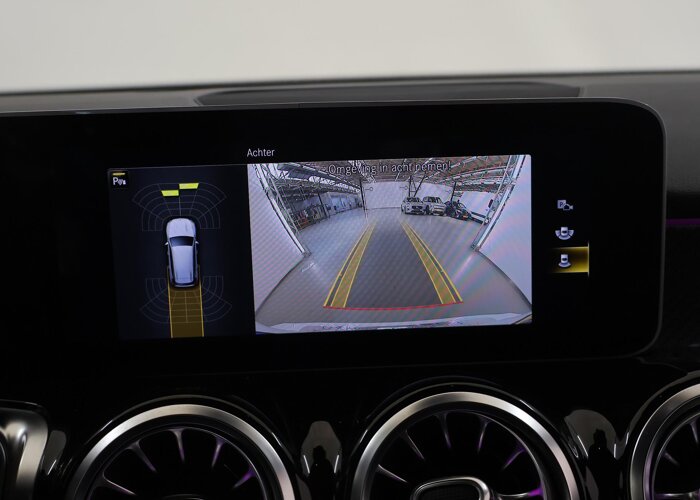 Mercedes-Benz GLB 200 Business Solution AMG