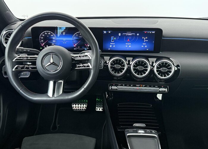 Mercedes-Benz A-Klasse 180 Star Edition AMG Line