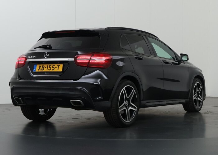Mercedes-Benz GLA 180 Business Solution AMG