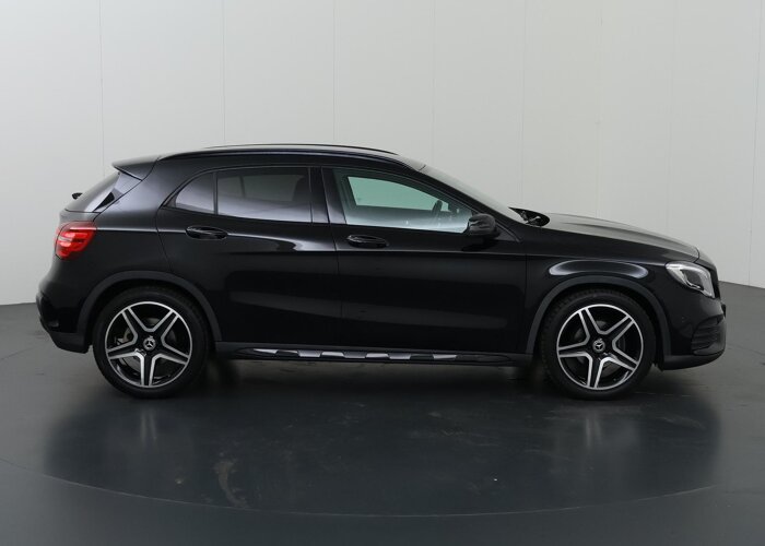 Mercedes-Benz GLA 180 Business Solution AMG