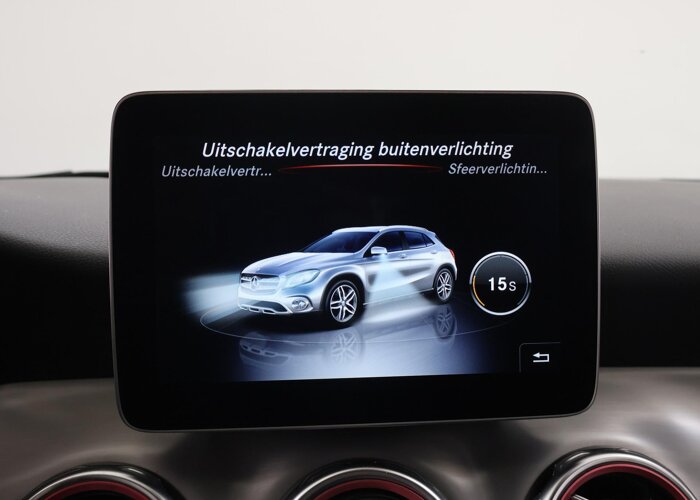Mercedes-Benz GLA 180 Business Solution AMG