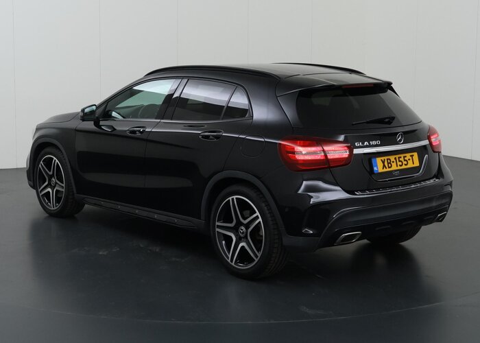 Mercedes-Benz GLA 180 Business Solution AMG