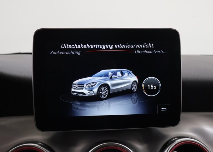 Mercedes-Benz GLA 180 Business Solution AMG