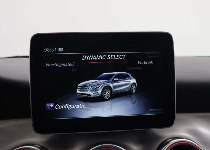 Mercedes-Benz GLA 180 Business Solution AMG